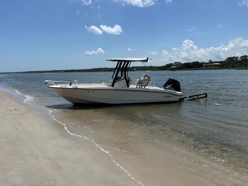 Slide: The Image of Boston Whaler 220 Dauntless 2023 - 60