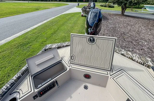 Slide: The Image of Avid Commander 18 2026 - 10