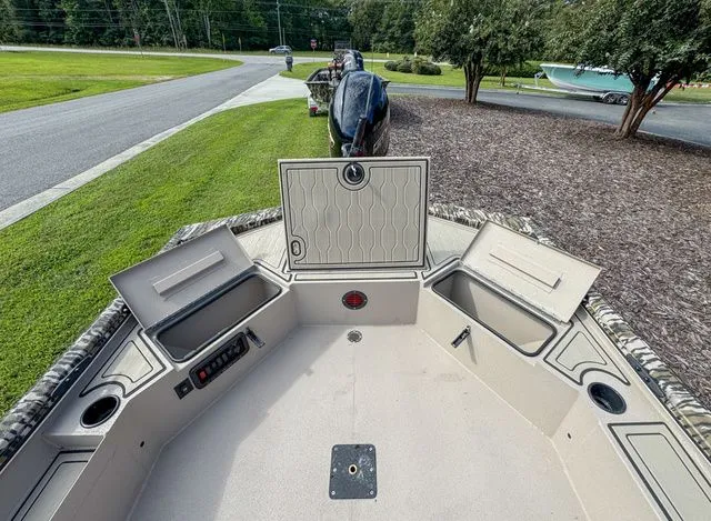 Slide: The Image of Avid Commander 18 2026 - 11