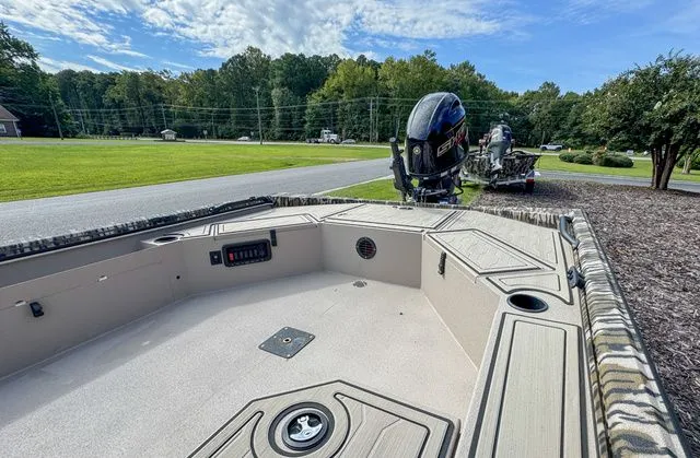 Slide: The Image of Avid Commander 18 2026 - 9