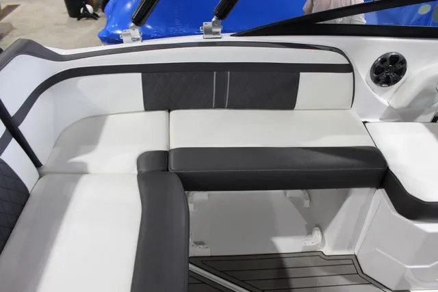 Slide: The Image of Monterey M4 2019 - 14