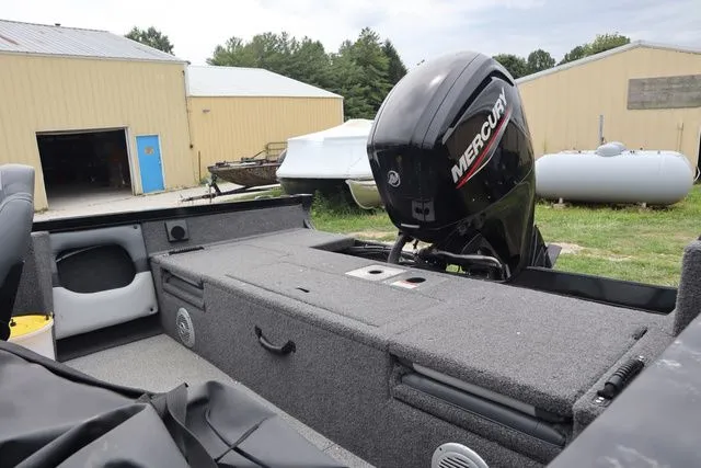 Slide: The Image of Lowe FS 1700 2023 - 10