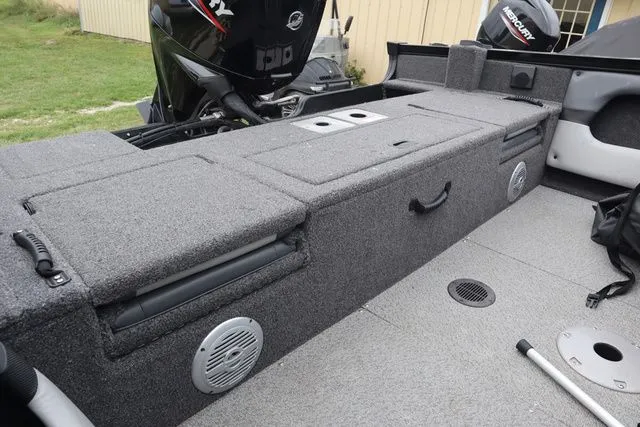 Slide: The Image of Lowe FS 1700 2023 - 7