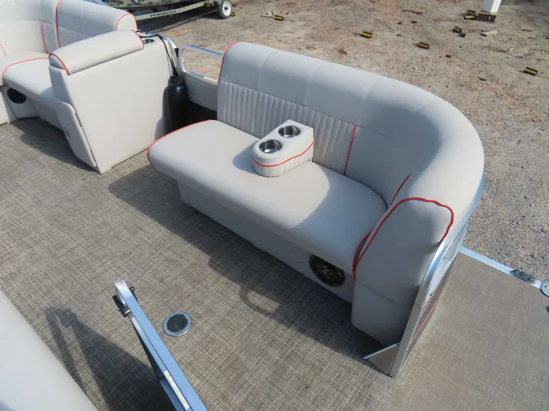 Slide: The Image of Qwest 820 2017 - 10