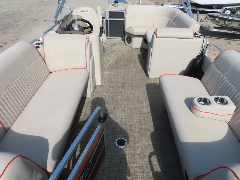 Slide: The Image of Qwest 820 2017 - 12