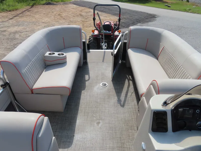 Slide: The Image of Qwest 820 2017 - 13