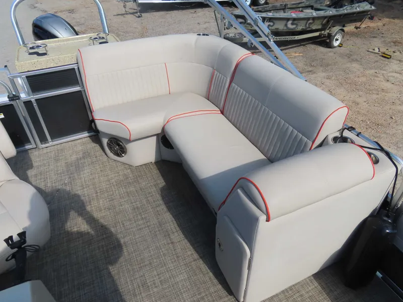 Slide: The Image of Qwest 820 2017 - 14