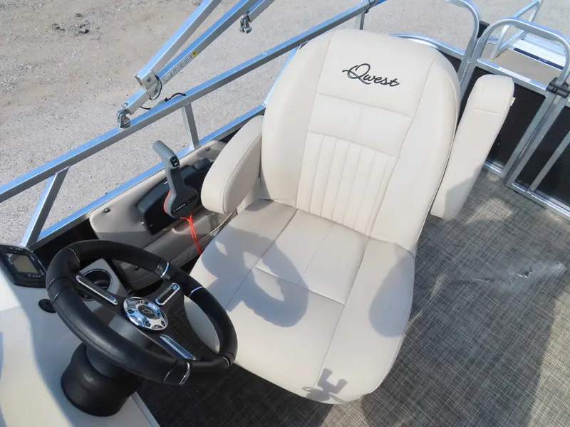 Slide: The Image of Qwest 820 2017 - 15