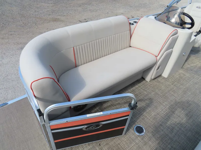 Slide: The Image of Qwest 820 2017 - 9