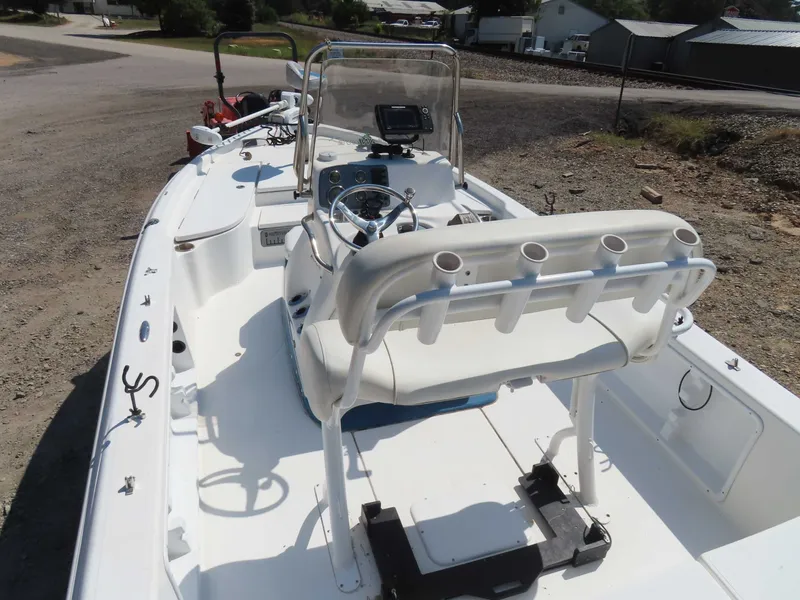 Slide: The Image of Blue Wave Pure Bay 2000 Suzuki 150 Tandem Trailer 2017 - 12