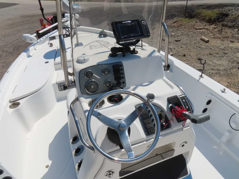 Slide: The Image of Blue Wave Pure Bay 2000 Suzuki 150 Tandem Trailer 2017 - 13