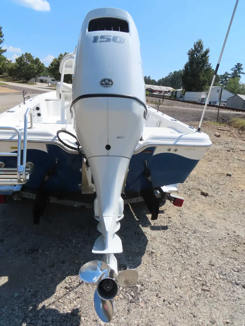 Slide: The Image of Blue Wave Pure Bay 2000 Suzuki 150 Tandem Trailer 2017 - 5