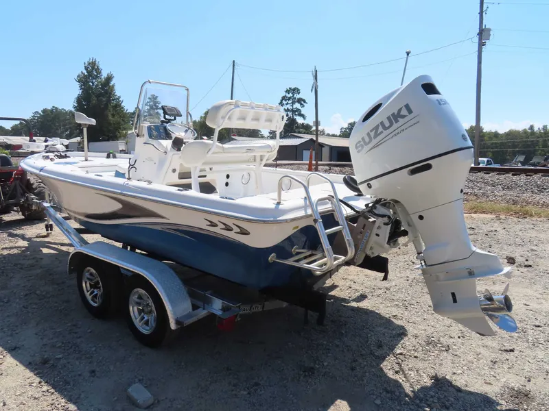 Slide: The Image of Blue Wave Pure Bay 2000 Suzuki 150 Tandem Trailer 2017 - 8