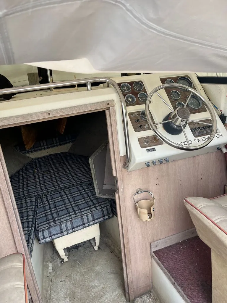 Slide: The Image of Tiara 2000 1978 - 3