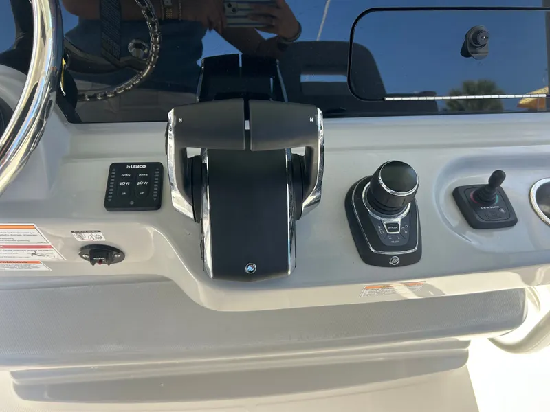 Slide: The Image of Boston Whaler 330 Outrage 2026 - 29