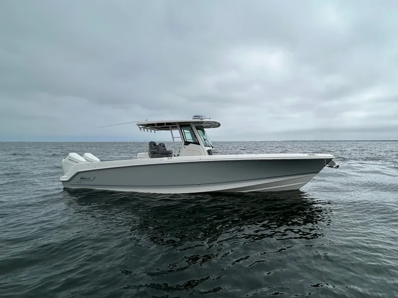 Slide: The Image of Boston Whaler 330 Outrage 2026 - 7