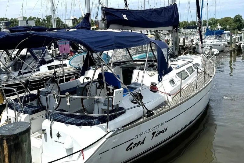 Slide: The Image of 2005 Jeanneau Sun Odyssey 40.3 sailboat docked at marina, aerial view. - 3