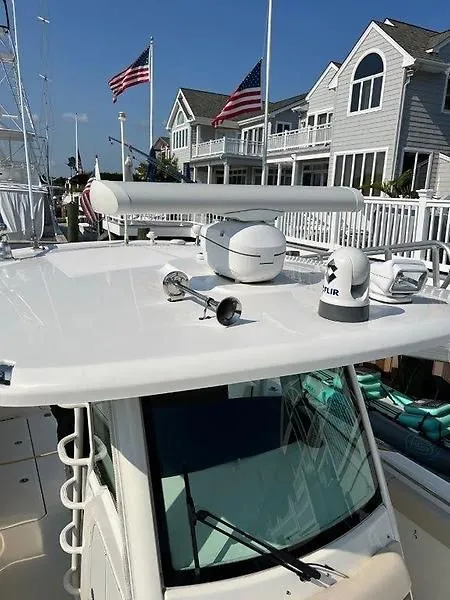 Slide: The Image of Boston Whaler Outrage Center Console 2017 - 17
