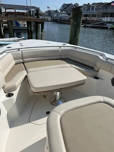 Slide: The Image of Boston Whaler Outrage Center Console 2017 - 21