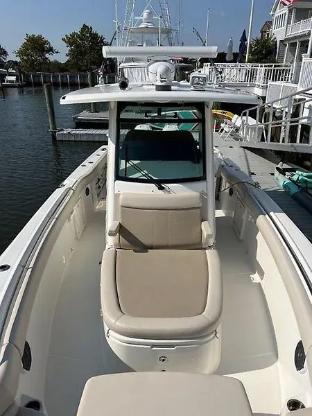 Slide: The Image of Boston Whaler Outrage Center Console 2017 - 22