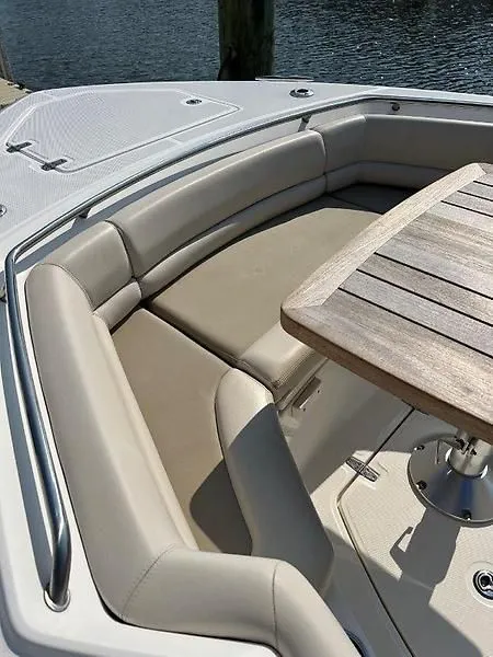 Slide: The Image of Boston Whaler Outrage Center Console 2017 - 23
