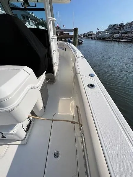 Slide: The Image of Boston Whaler Outrage Center Console 2017 - 30