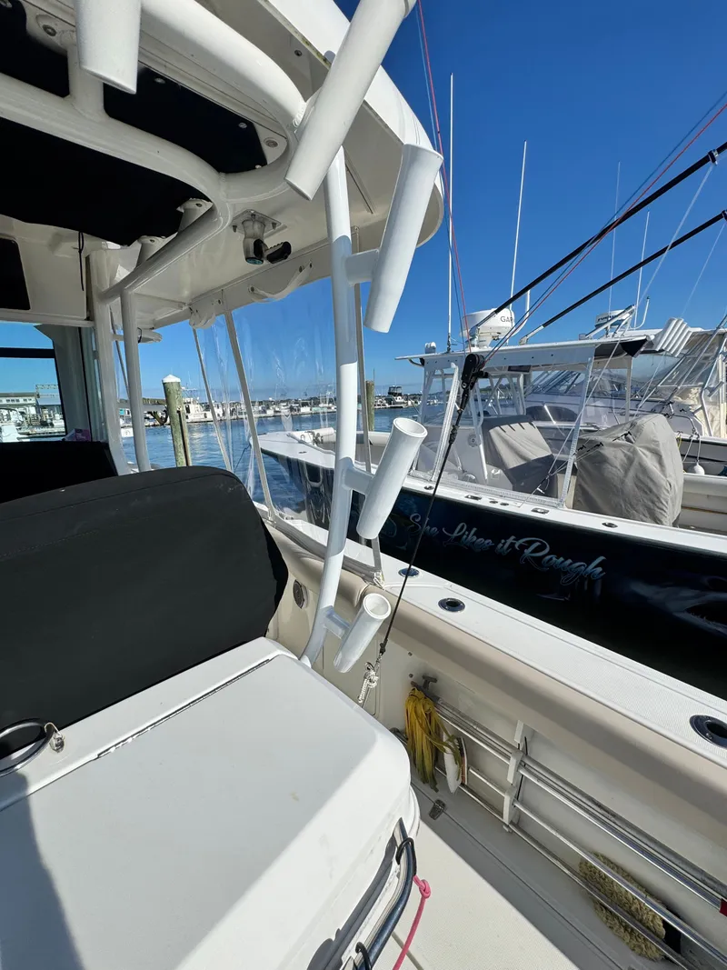 Slide: The Image of Boston Whaler Outrage Center Console 2017 - 47