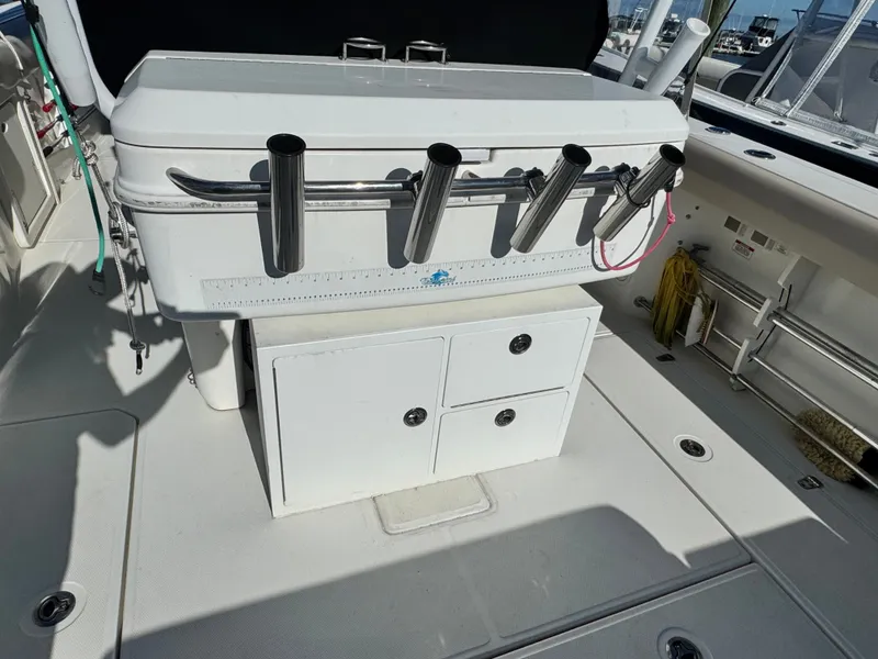 Slide: The Image of Boston Whaler Outrage Center Console 2017 - 48