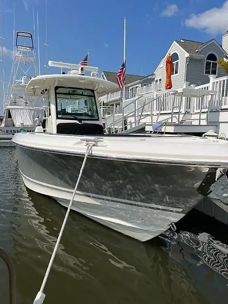Slide: The Image of Boston Whaler Outrage Center Console 2017 - 5
