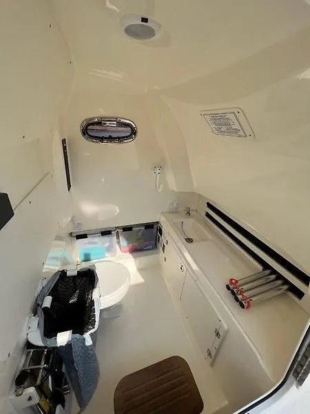 Slide: The Image of Boston Whaler Outrage Center Console 2017 - 7