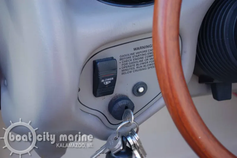 Slide: The Image of Crownline Boats 266 CCR 1998 - 19