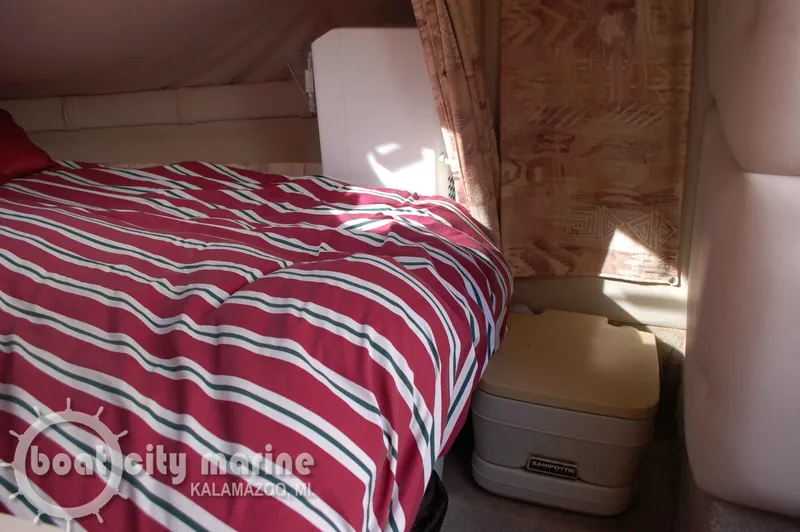 Slide: The Image of Crownline Boats 266 CCR 1998 - 24