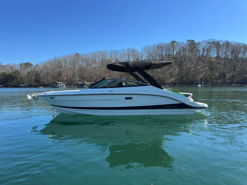 Slide: The Image of Sea Ray SLX 260 2026 - 0