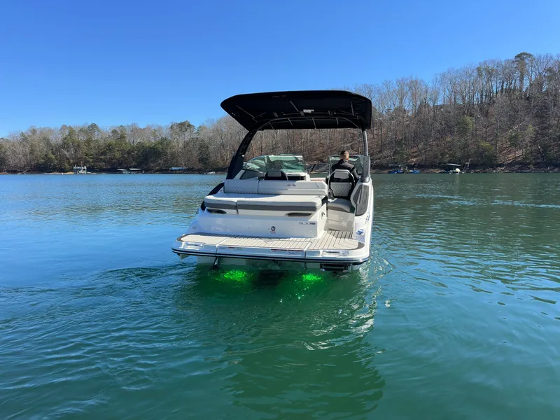 Slide: The Image of Sea Ray SLX 260 2026 - 8