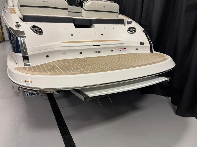 Slide: The Image of Regal 2800 Bowrider 2018 - 5