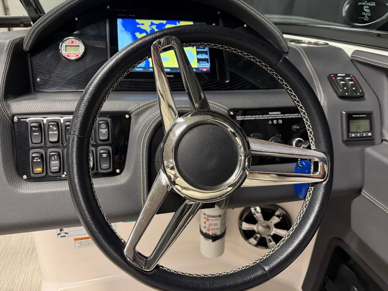 Slide: The Image of Regal 2800 Bowrider 2018 - 57