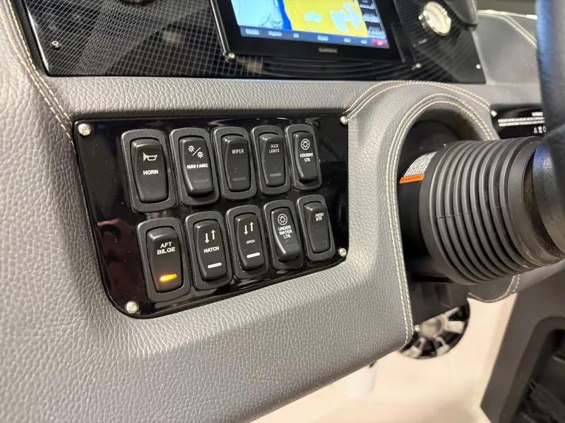 Slide: The Image of Regal 2800 Bowrider 2018 - 58
