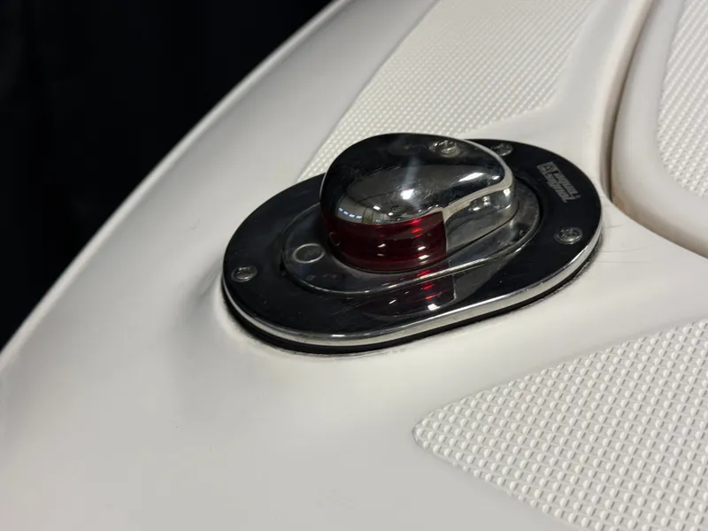 Slide: The Image of Regal 2800 Bowrider 2018 - 82