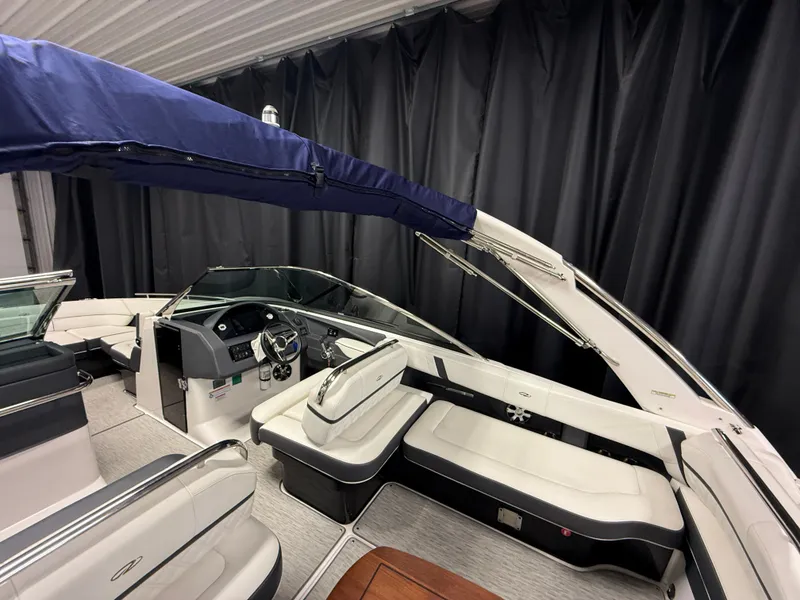Slide: The Image of Regal 2800 Bowrider 2018 - 83