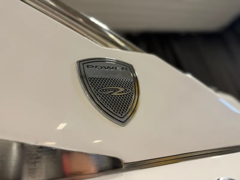 Slide: The Image of Regal 2800 Bowrider 2018 - 97
