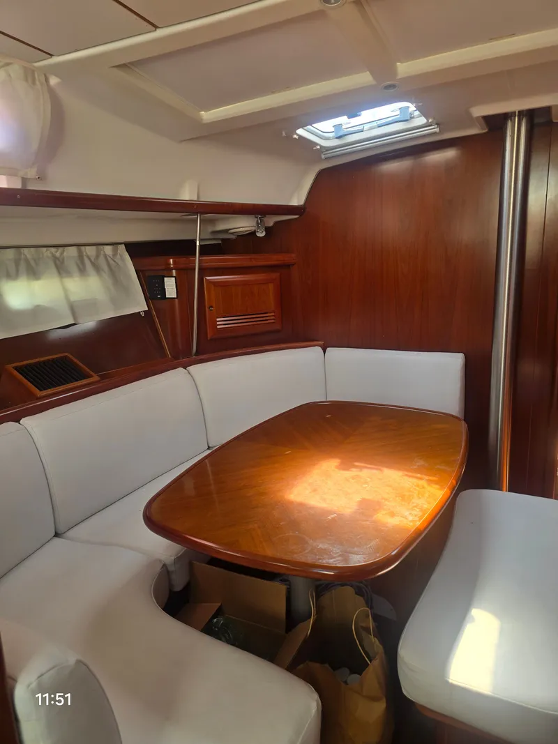 Slide: The Image of Beneteau Oceanis 393 2005 - 17