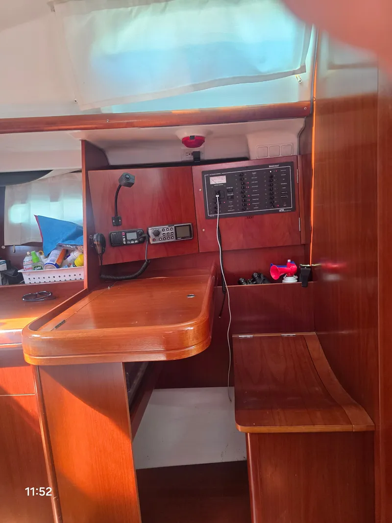 Slide: The Image of Beneteau Oceanis 393 2005 - 18