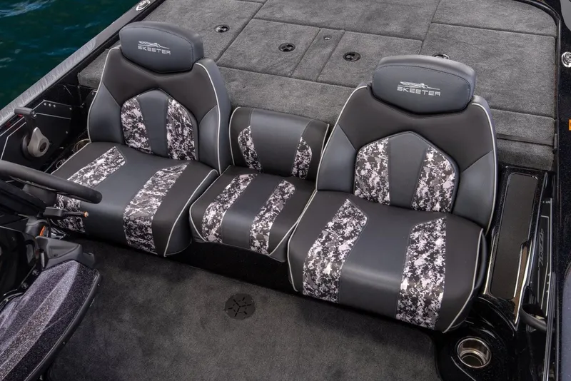 Slide: The Image of Manufacturer Provided Image: 2019 Skeeter ZX 250 boat seats with black and camo design. - 16