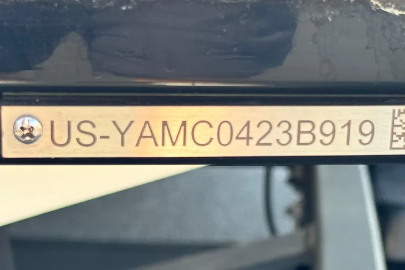 Slide: The Image of 2019 Yamaha Boats AR210 identification plate with serial number US-YAMC0423B919. - 33