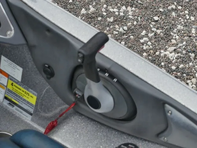 Slide: The Image of Ranger Boats Z518 Commanchee 2012 - 18