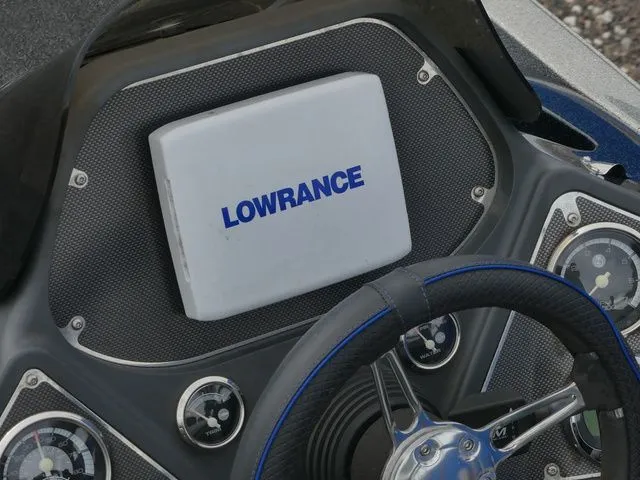 Slide: The Image of Ranger Boats Z518 Commanchee 2012 - 19