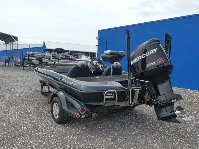 Slide: The Image of Ranger Boats Z518 Commanchee 2012 - 6