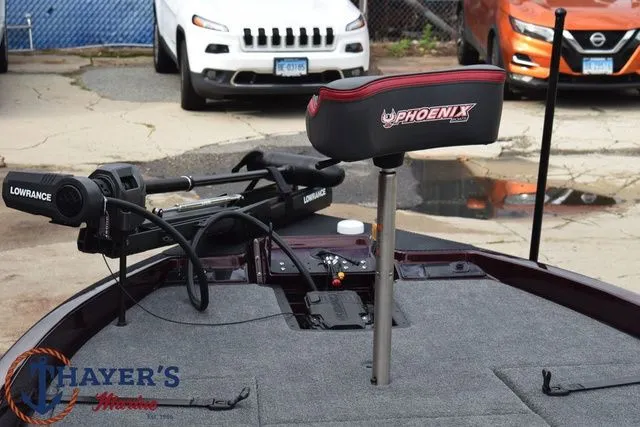 Slide: The Image of Phoenix Bass Boats 21 XE 2026 - 13