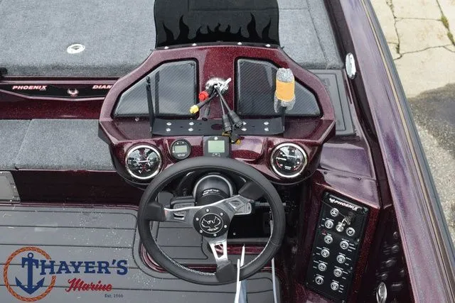 Slide: The Image of Phoenix Bass Boats 21 XE 2026 - 15