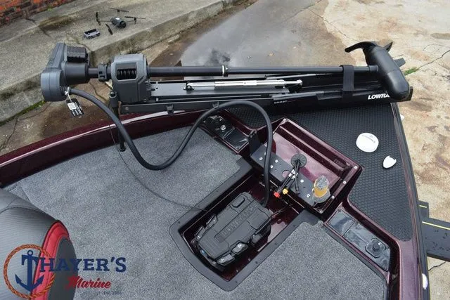 Slide: The Image of Phoenix Bass Boats 21 XE 2026 - 16